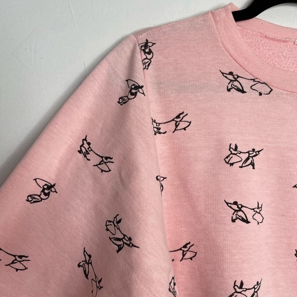 VINTAGE baby pink dancers print sweatshirt - Picture 2 of 6